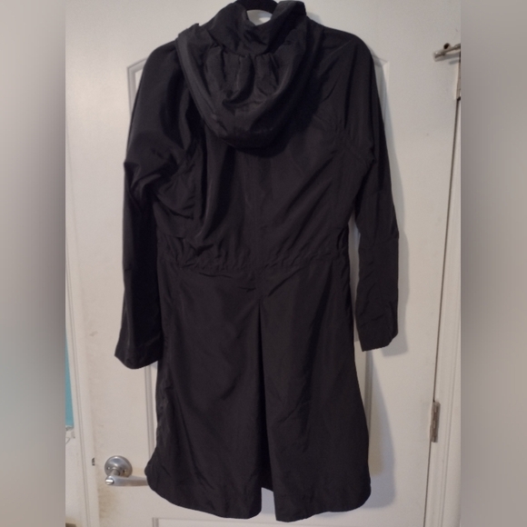 Athleta black rain drop jacket w/ adjustable hood and waist size medium NWOT - Picture 3 of 7